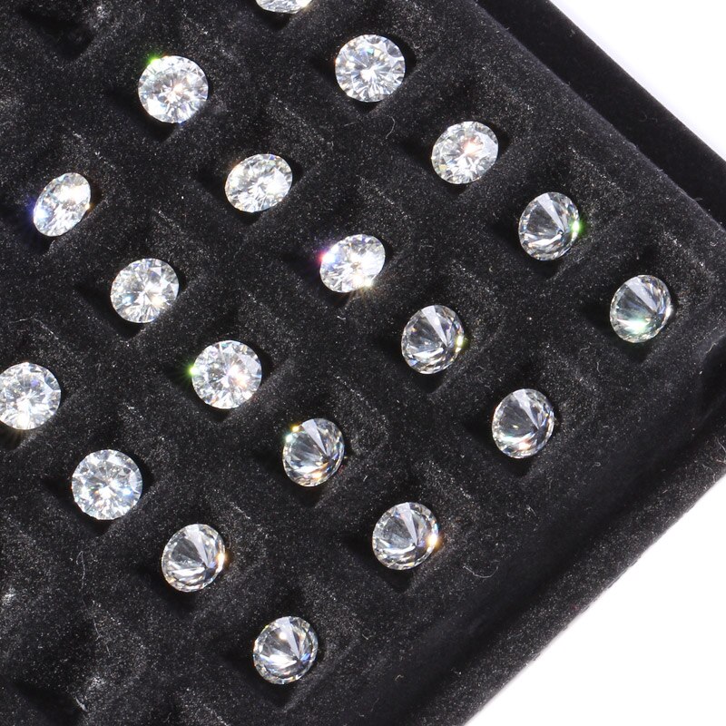 Transgems 1 Piece 5.5mm F Color Moissanite Loose Stone Equivalent Diamond Carat Weight 0.6ct Shiny Moissanite for Jewelry Making