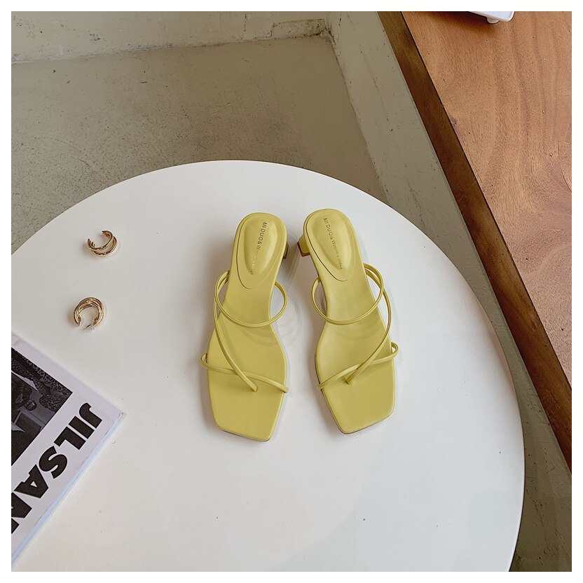 Tofflor med låg klack dam märkessandaler slip on slides godis färg sommar skor strand flip flops smalband tofflor