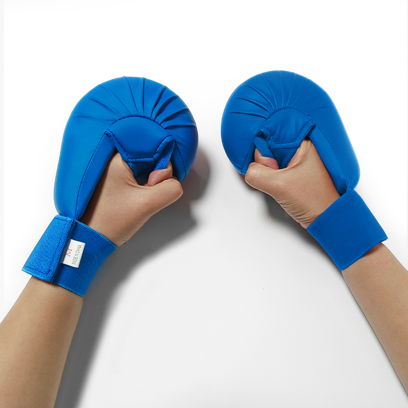 Karate Gloves Red BLue Thumb Protection Thickened Karate Hand Guards MMA Adult Children Pouching Mitts Boxing Glove