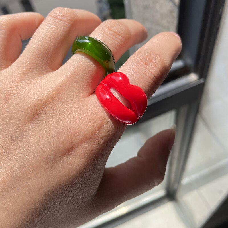 Summer Trendy Punk Red Lips Shape Resin Finger Rings Mouth Lip Acrylic Colorful Ring for Women Girls Jewelry HUANZHI