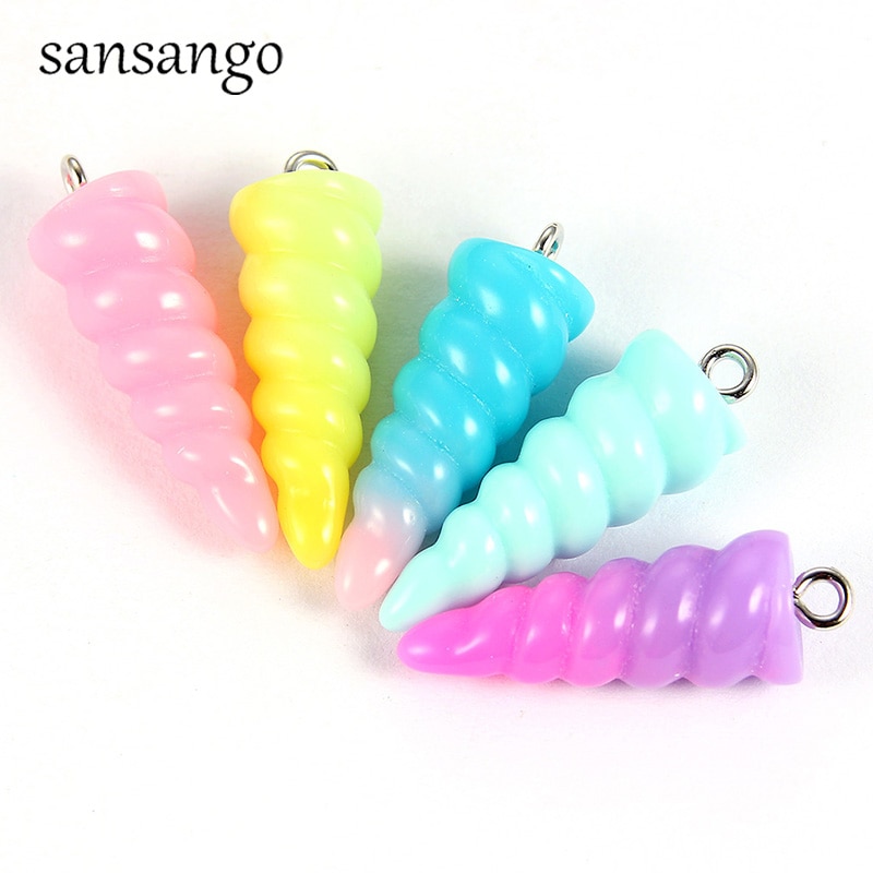 10 stücke Mischte Farbe Harz Einhorn Horn Charms Anhänger Perlen Für Schmuck Machen Zubehör DIY Unisex Nette Keychain Ohrring