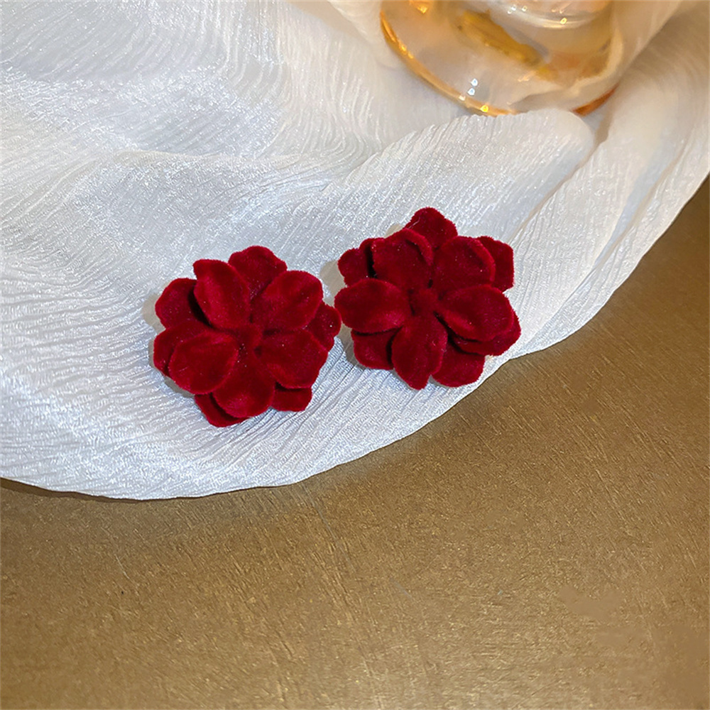 Autumn Winter Vintage Simple Cute Wine Red Velvet Rose Flower Stud Earrings for Women Jewelry Daily Accessories