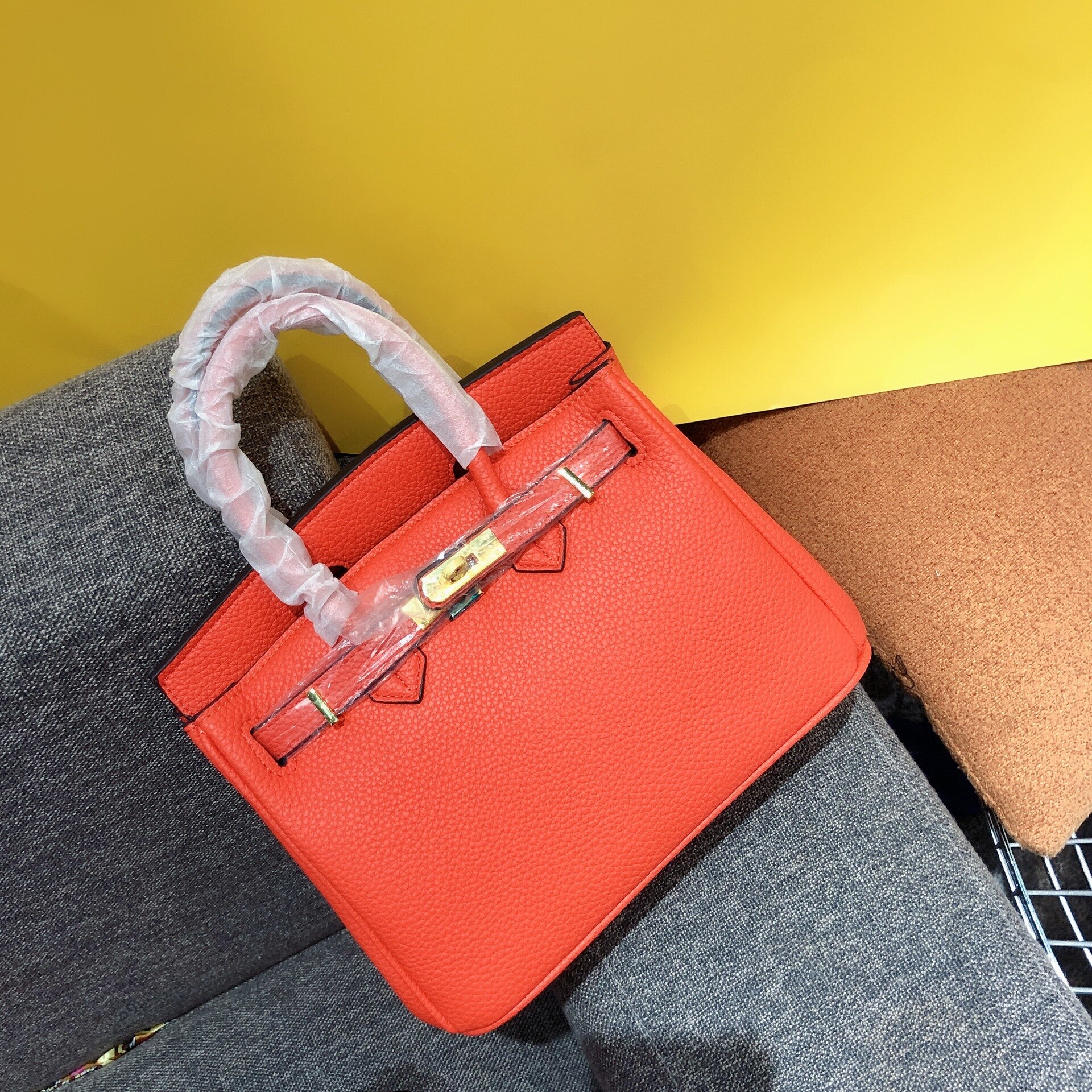 litchi pattern platinum bag 30cm buckle handbag Boutique foreign trade popular single shoulder bag 25cm spot: Orange Trumpet