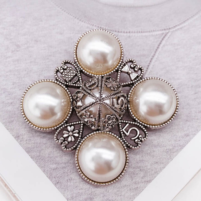 Retro Luxe Vrouwen Strass Kruis Barokke Broche Elegante Parel Sieraden Broches Pins Broche Voor Vrouwen Jas Jurk: Goud-kleur