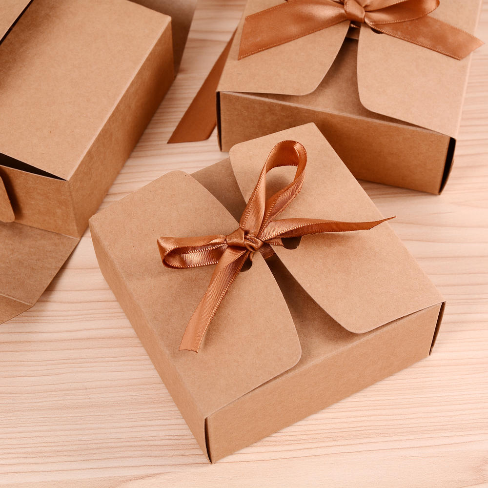 Caja de papel Kraft cuadrada, embalaje de cartón, de San Valentín, cajas de almacenamiento de dulces con cintas