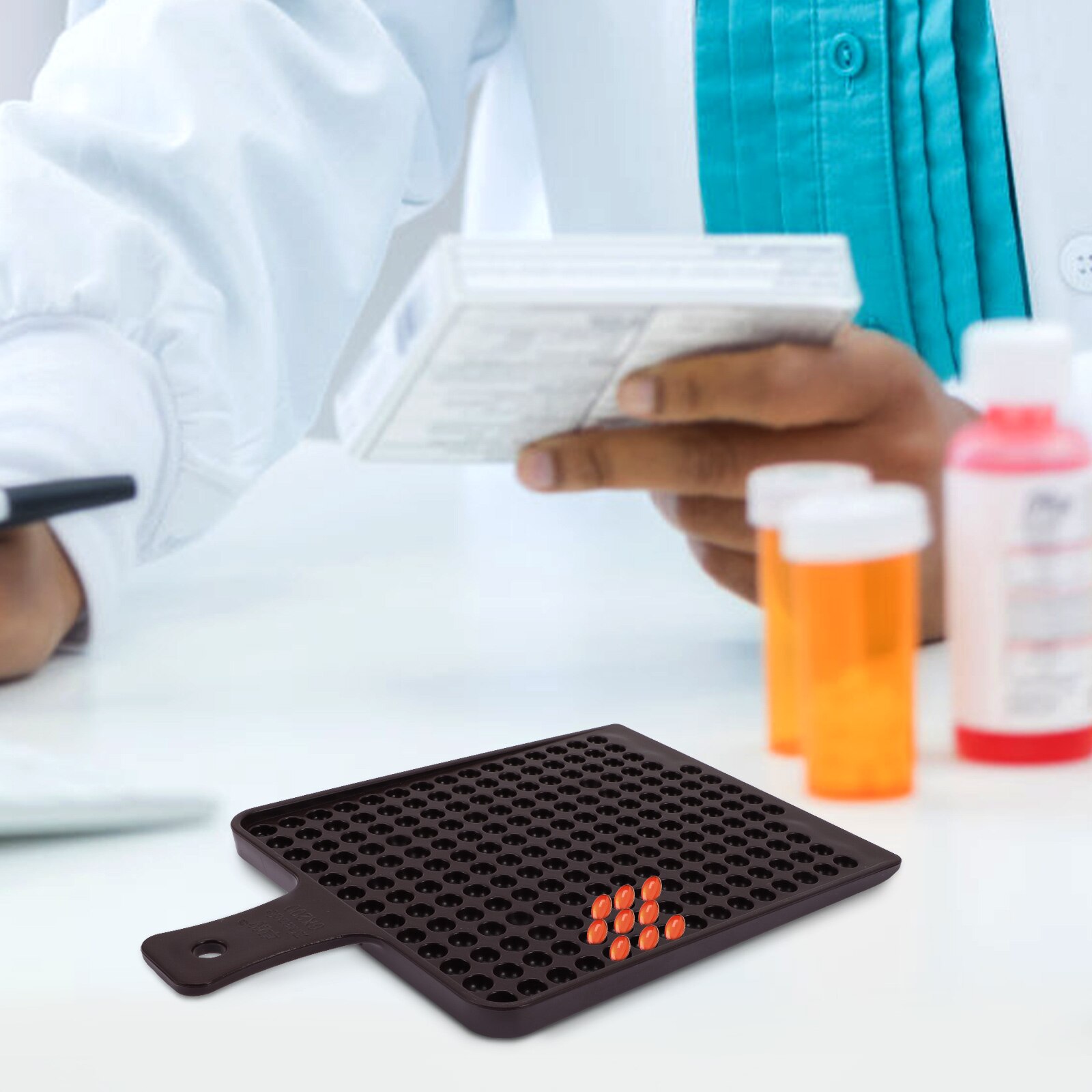 Plastic Pills Counting Tray Pills Counting Plate Tablet Counting Tool Pills Tray with Handle