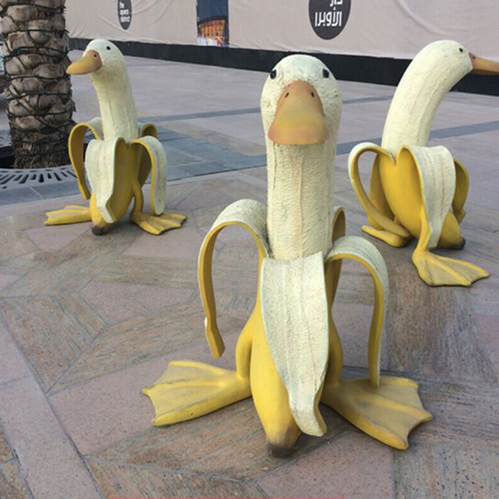 Whimsical Art-Banana Duck Statue Cute Peeled Fine Workmanship Banana Duck For Garden Yard Outdoor Desktop Decoration