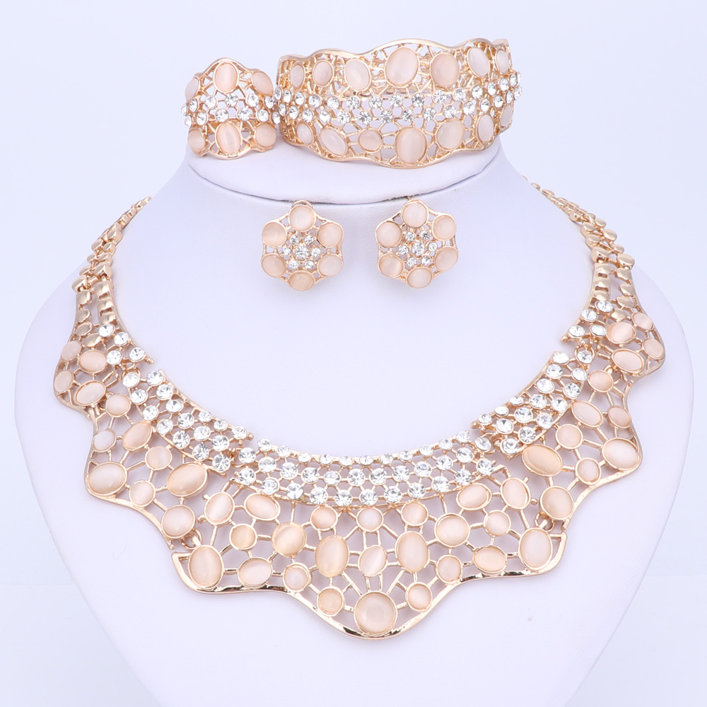 Mooie ketting armband oorbellen ring fijne afrikaanse sieraden sets kralen goudkleurig dubai bruiloft