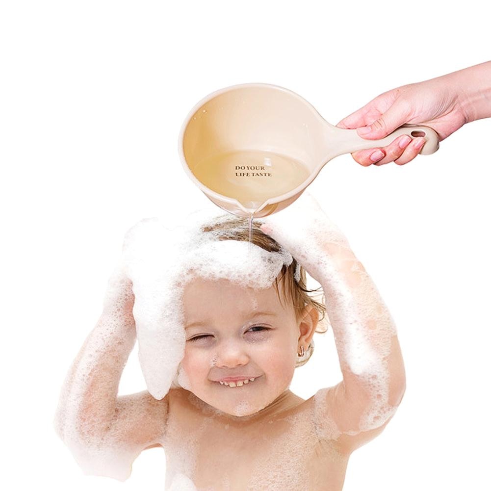Plastic Thickened Water Scoop Kitchen Long-handle Water Scoop Shower Scoop for Baby Children
