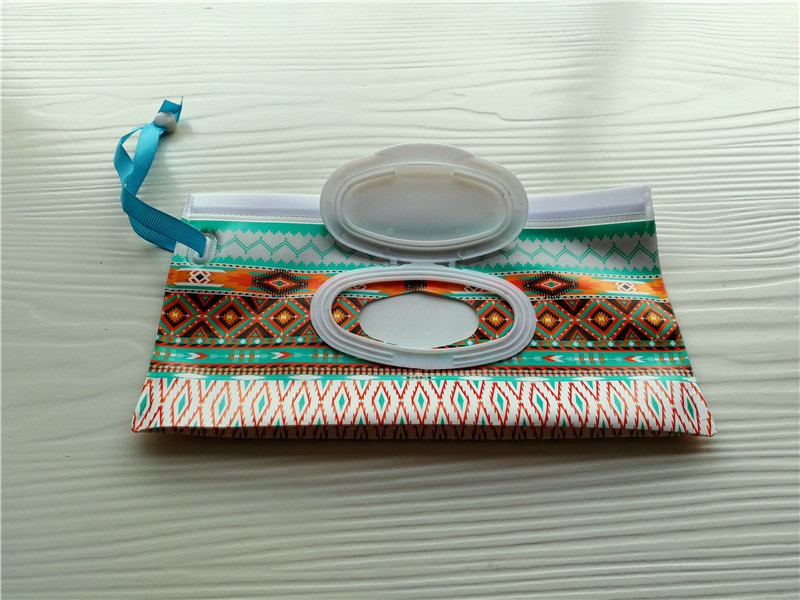 Portable Baby Wet Wipes Storage Bag Stroller Carrying Case Easy Carry Snap Strap Wipes Container Clamshell Cosmetic Pouch: Style 14