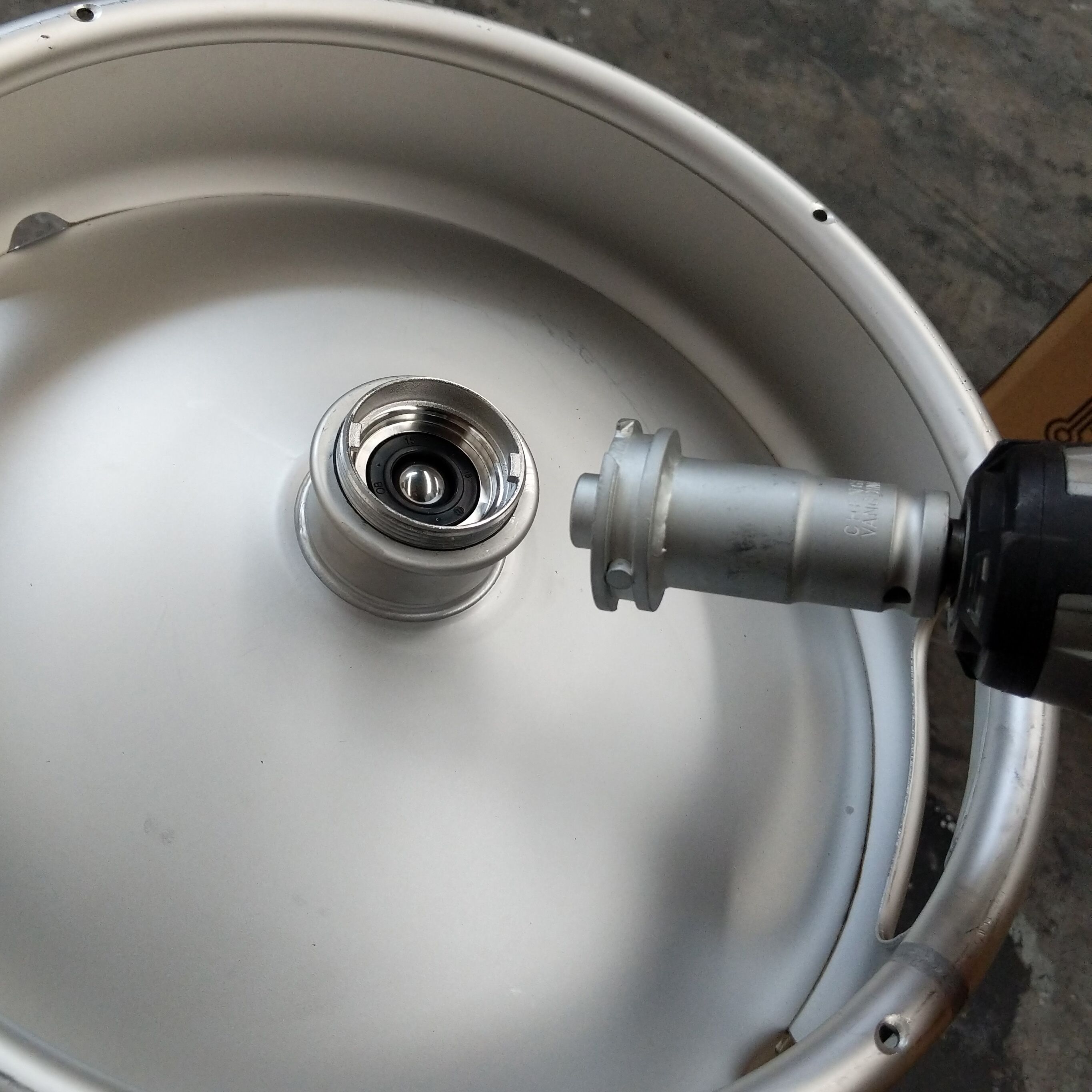 D&Stype Keg Opening Tool for Commercial Kegs Im... Grandado