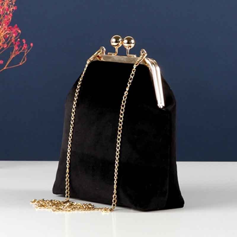 shinning velvet luxury women DIY shoulder bag kiss buckle metal frame 17x19x7cm: Black / material bag