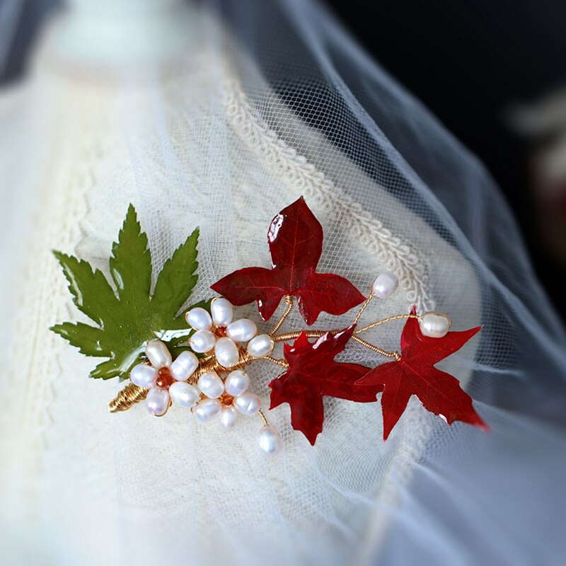 Coeufuedy Barocke Perle Brosche Süßwasser Perle Broschen Für Frauen Partei Natürliche Red Maple Leaf Brosche Handgemachten Schmuck