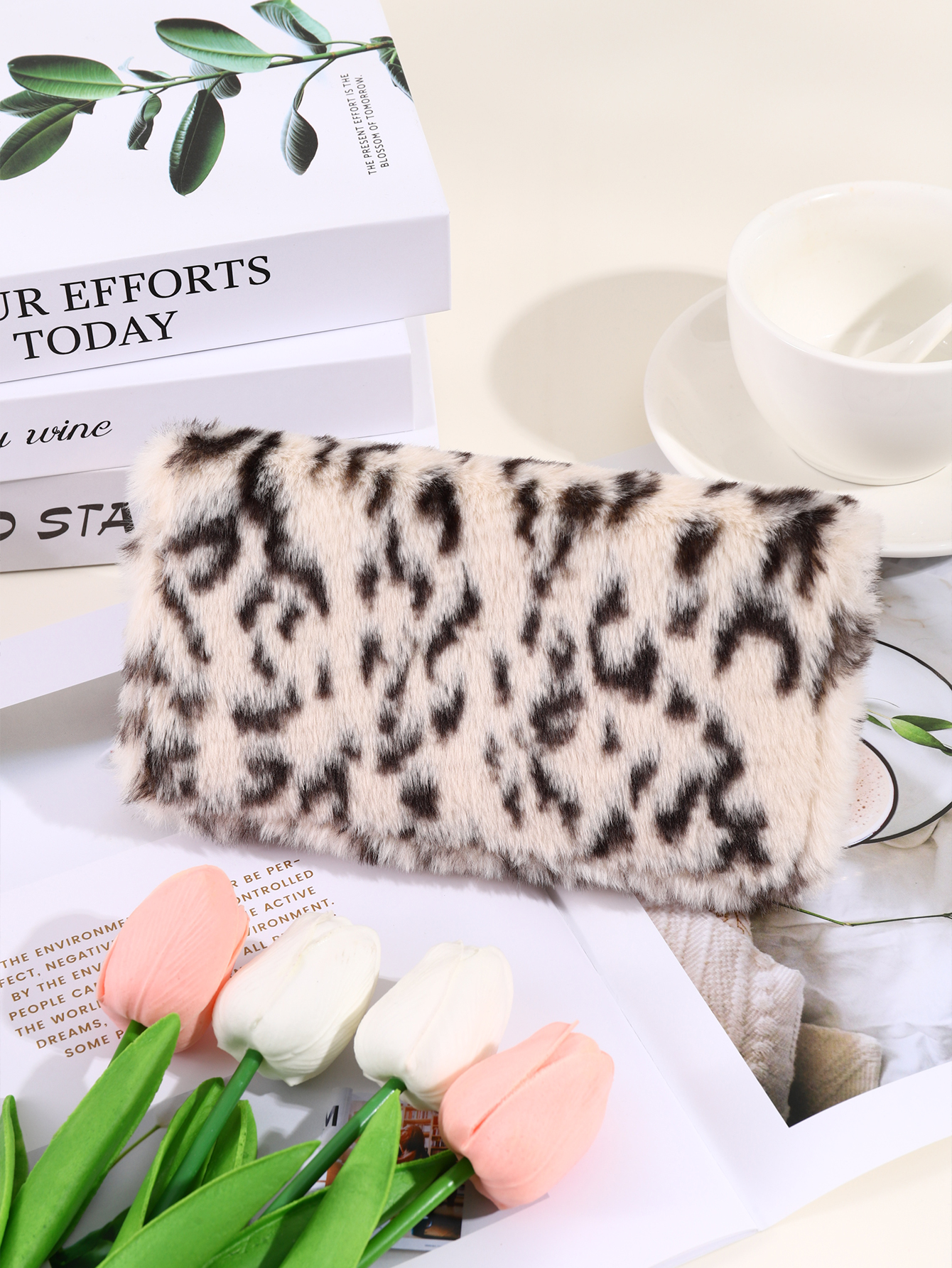 Plush coin purse, stylish leopard print long wallet, portable for everyday life: Beige