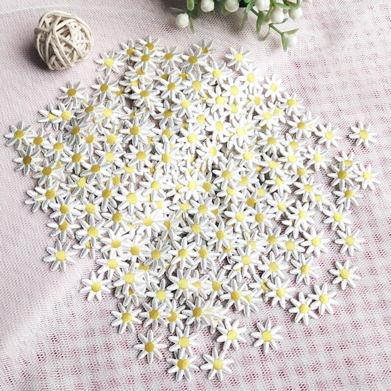 Self-adhesive 10pc Small Daisy Flower Embroidered Patches for Clothes Shoes Iron-on Clothing Applique Sewing Accessories Diy
