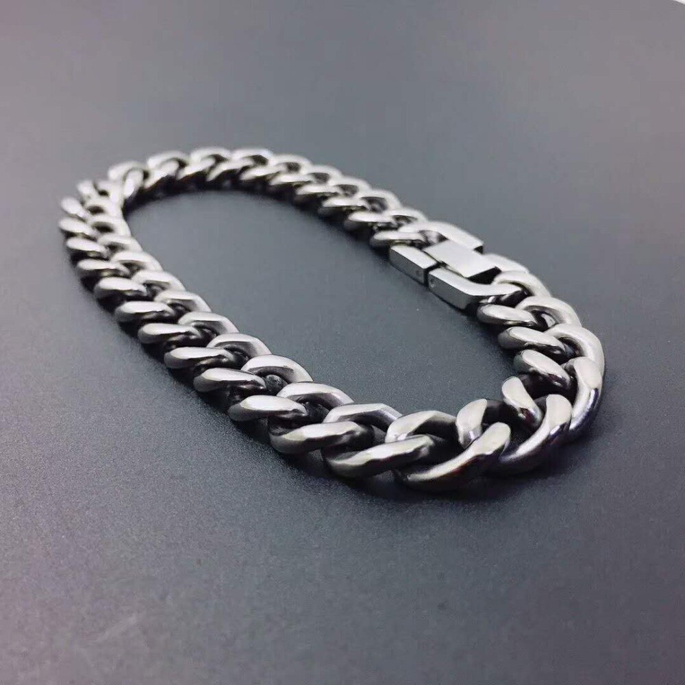 99.9 %  pure titanium sportarmbanden roesten niet, verkleuren niet, zijn niet allergisch