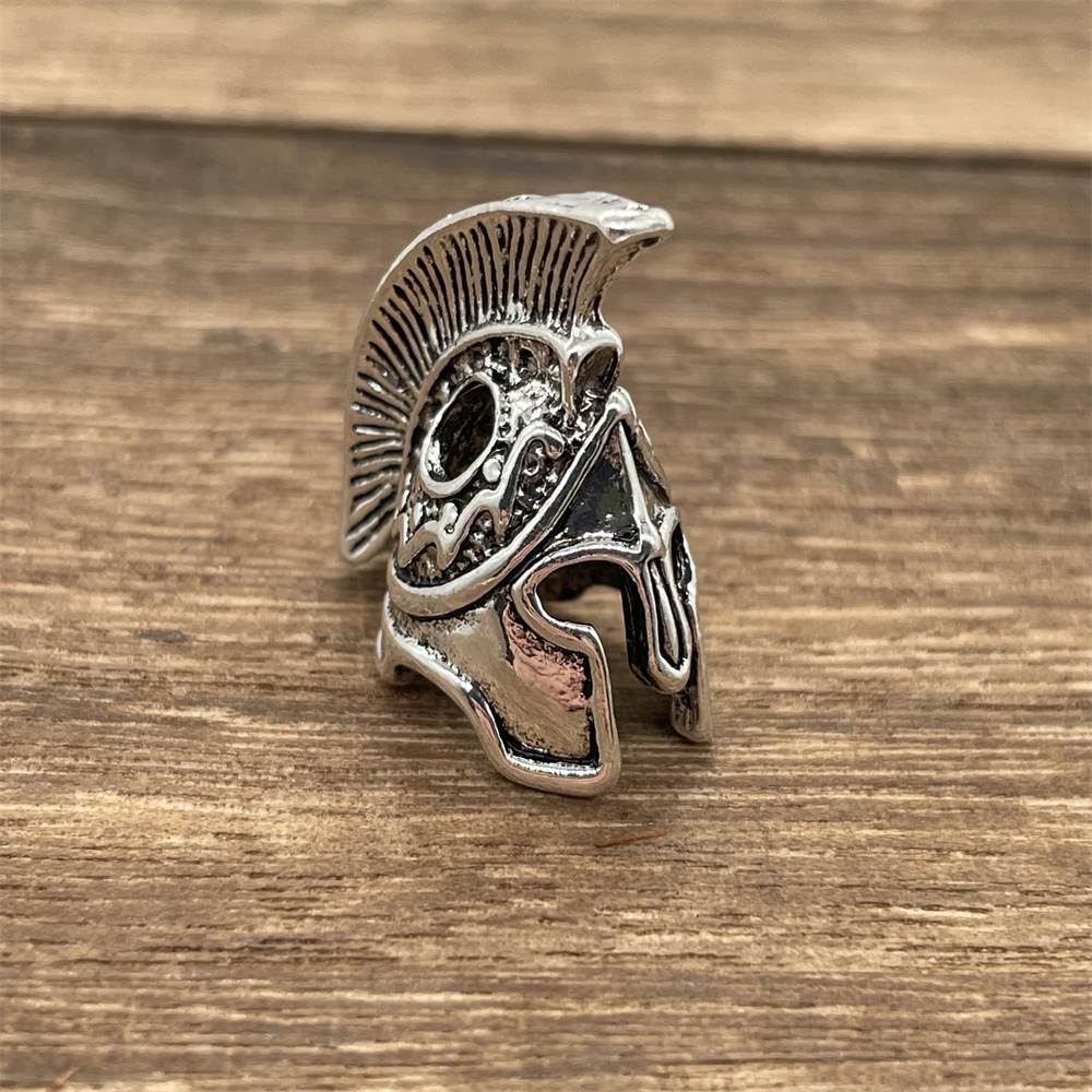 LLavero de cordón de guerrero espartano para casco vikingo, accesorios para hombres y mujeres, llavero de cuerda de Paracord de supervivencia tejida para cuchillo, llave de coche, 1 Uds.: Camuflaje de nieve