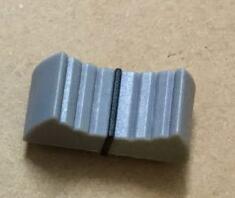 Universal stage dj mixerpult skyderhætte straight slide potentiometer plast trykknap sort hvid rød: 4mm grå