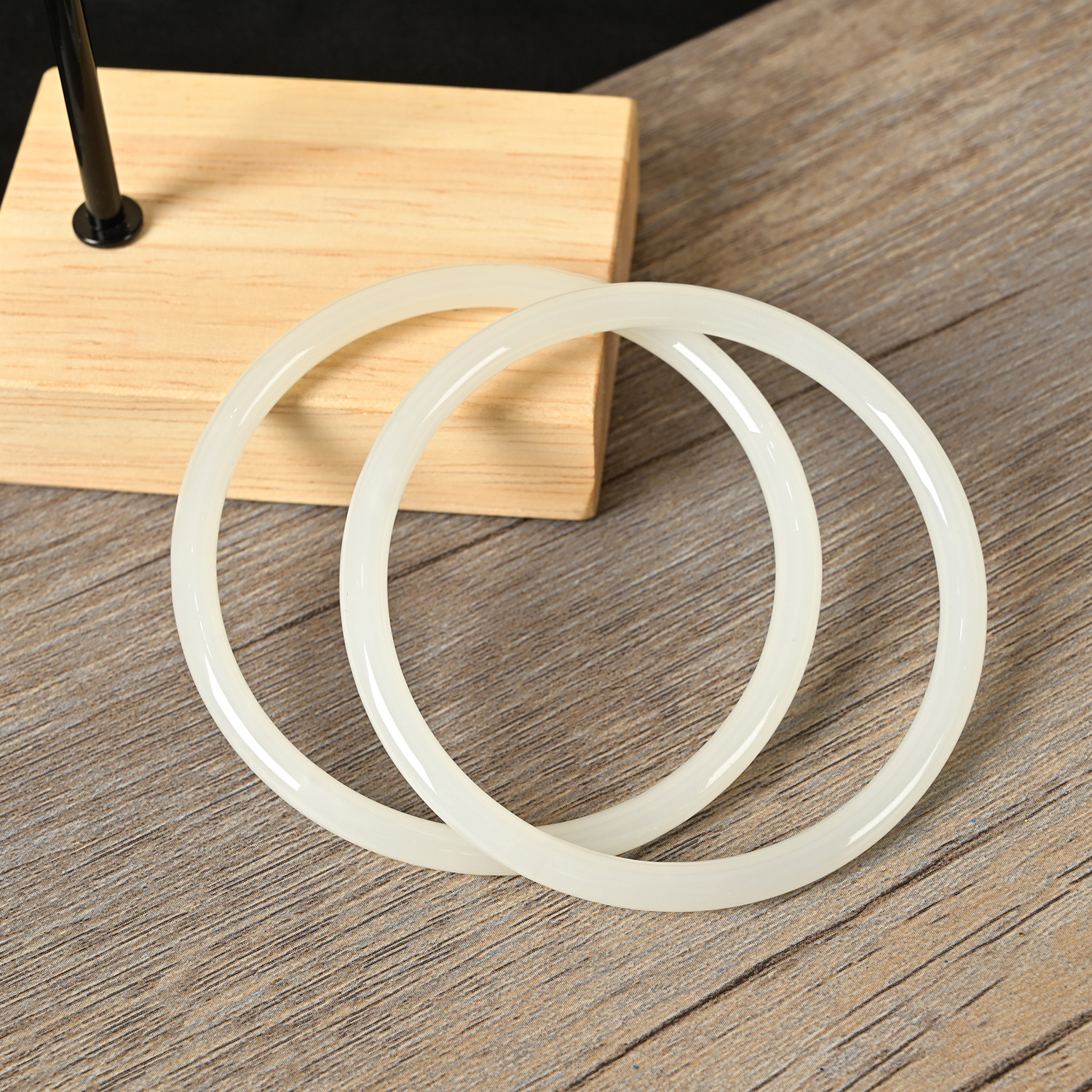 2Pcs/Set Glass Natural Jade Solid Color Jingle Bangles Retro Simple Bracelet Femme Women's Casual China Jewelry: 50-52mm / SILVER PLATED