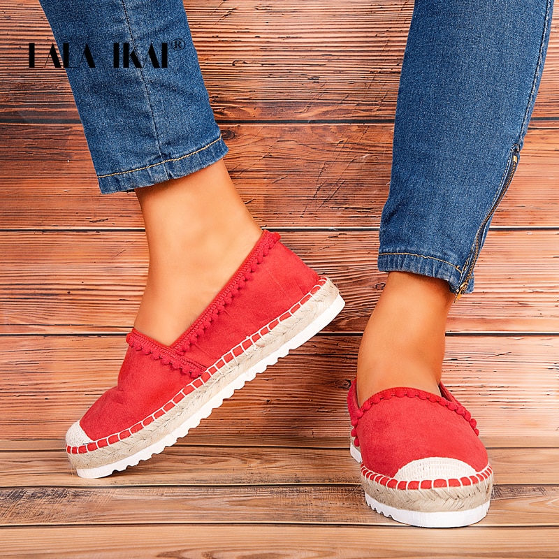 Lala ikai plataforma feminina alpercatas apartamentos 2020 outono vermelho cânhamo deslizamento em único sapatos casuais senhoras pompon mocassins XWA5752-4