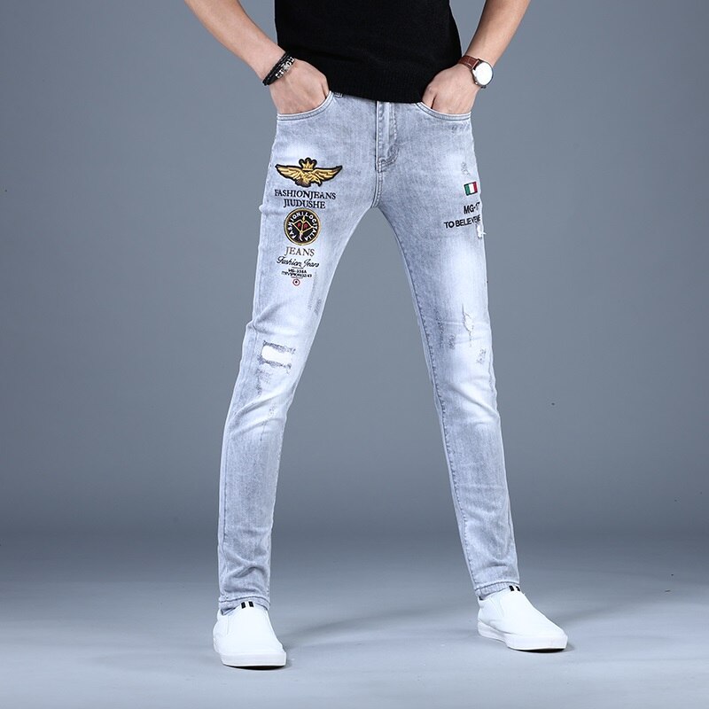 Sommer mænd broderi flået jeans mand slim fit stretch blyant bukser streetwear jean brev badge denim bukser: 34