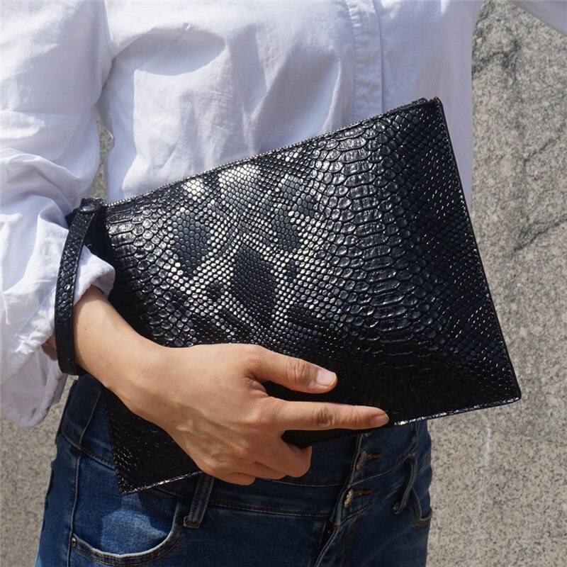 Slangemønster kvinner konvoluttvesker pu skinn dame clutch veske merke fest clutcher for damer lommebok gratis kort veske