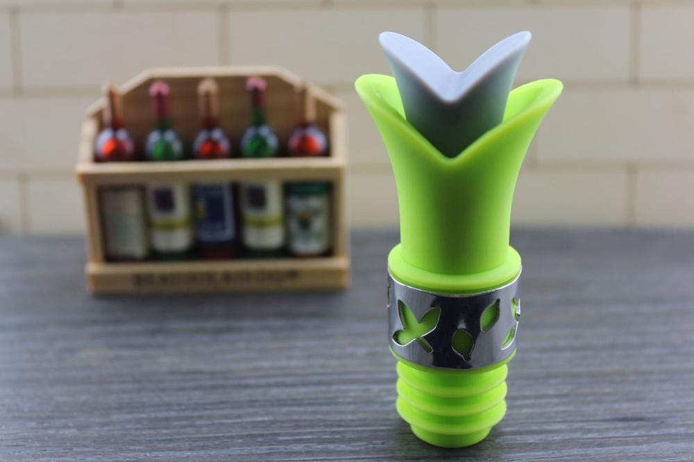Siliconen Vacuüm Rode Wijn Fles Stopper Stop Sealer Wijn Kurk Plug Jackson Black Top Hat Cowboy Cap Bar Bar Gereedschap lekvrije: Lily Wine Pourer2