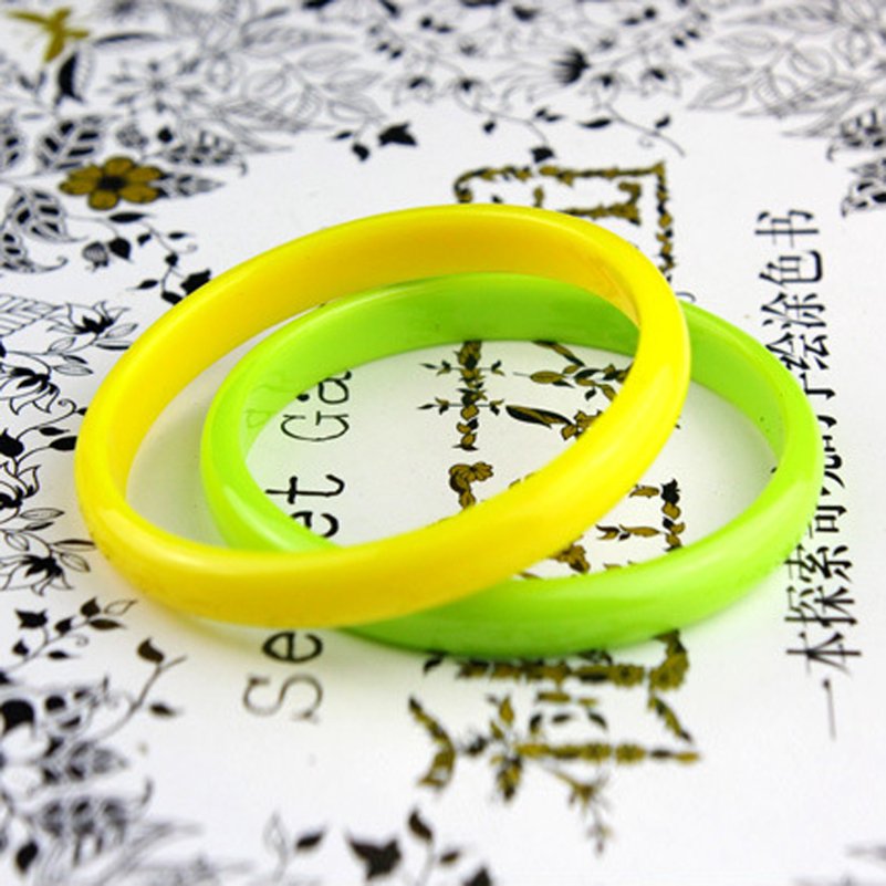 12 pz/lotto braccialetti di plastica colorati alla moda per bambini ragazze colore della caramella accessori per gioielli di moda regalo tutto'ingrosso