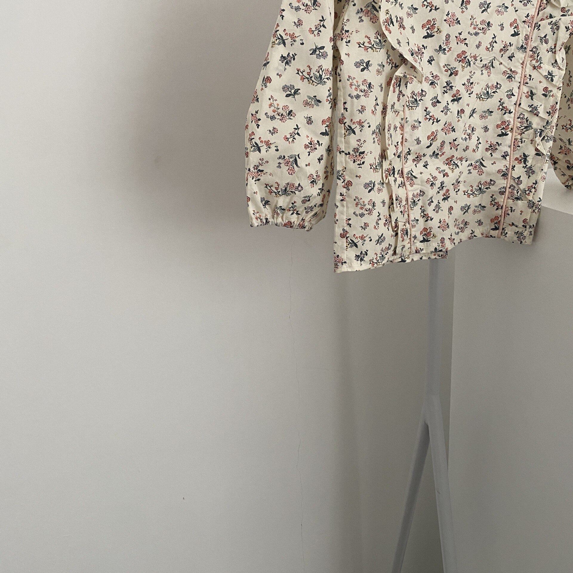 Camisa Floral con cuello redondo para niñas, Blusa con volantes, Tops de manga larga para bebés, ropa de princesa para niños pequeños, Primavera