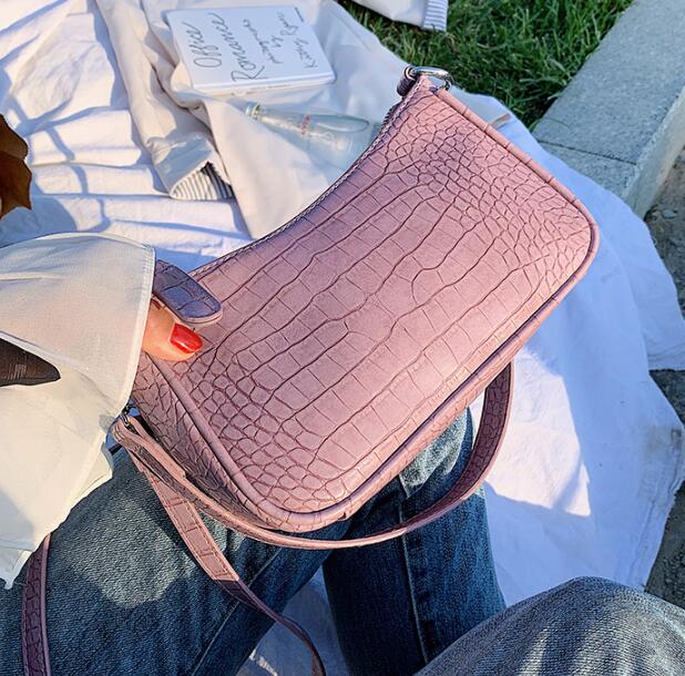 Lilla liten steinmønster pu skinn skuldervesker for kvinner sommerreise crossbody håndvesker dame cross body bag: Lilla