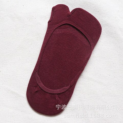 Women Cotton Two-toe Socks Solid Color Split Toe Shallow Mouth Non-slip Socks Summer Sweat-absorbent Invisible Socks WSD029: wine red