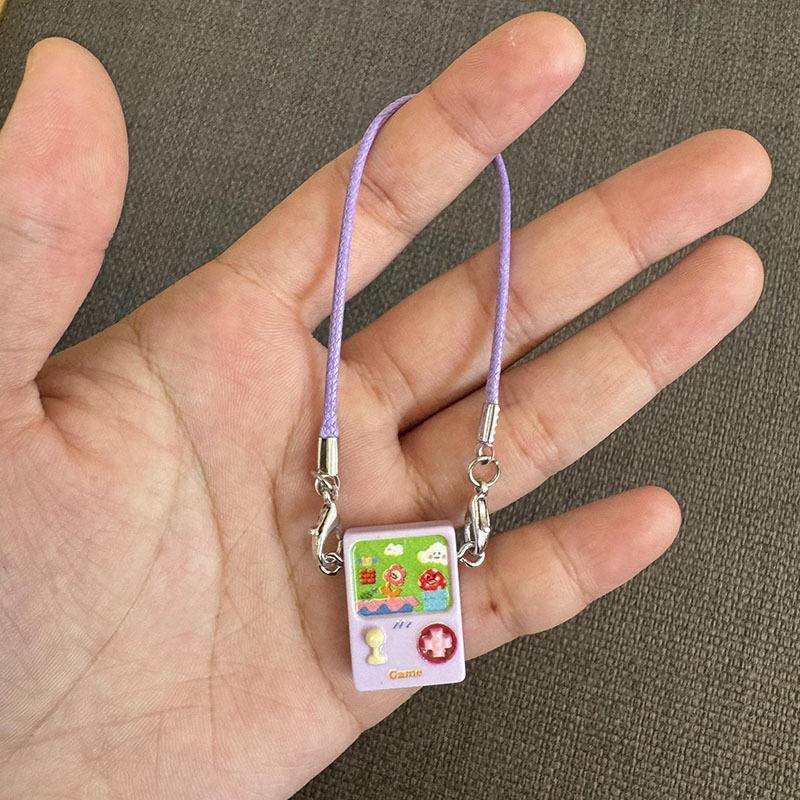 Dockskåpstillbehör smådjur miniatyr mobiltelefonmodell hängsmycke tecknad mini mobiltelefonmodell berlocker klä upp leksak: Plommon