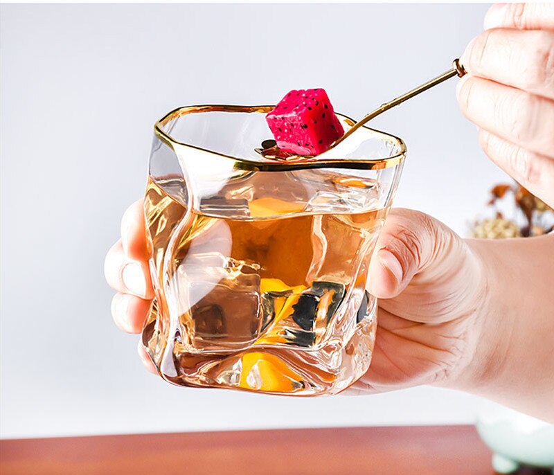 350ml uregelmessige blyfrie glass whiskyglass varmebestandige husholdnings fargerike gullkant glass kopp spritglass vinutstyr