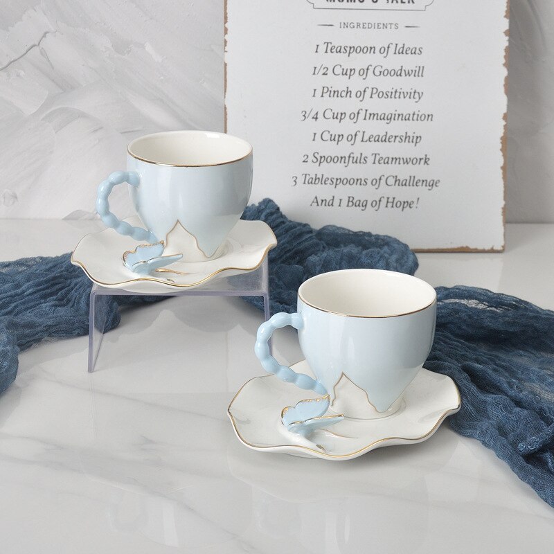 LSYHHXC Creatieve Keramische Mok Handgeschilderde Bloem Wolken Koffiekop met Schotel Onregelmatige Handgemaakte Cup Ontbijt Melk Theekopjes (Wolken