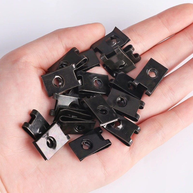 Auto selbstschneidende Schrauben U-Clips Stoßstange Kotflügel Zierplatte Befestigungselemente Automotive Metall U-Clips Auto Stoßstange schwarze Klemmen
