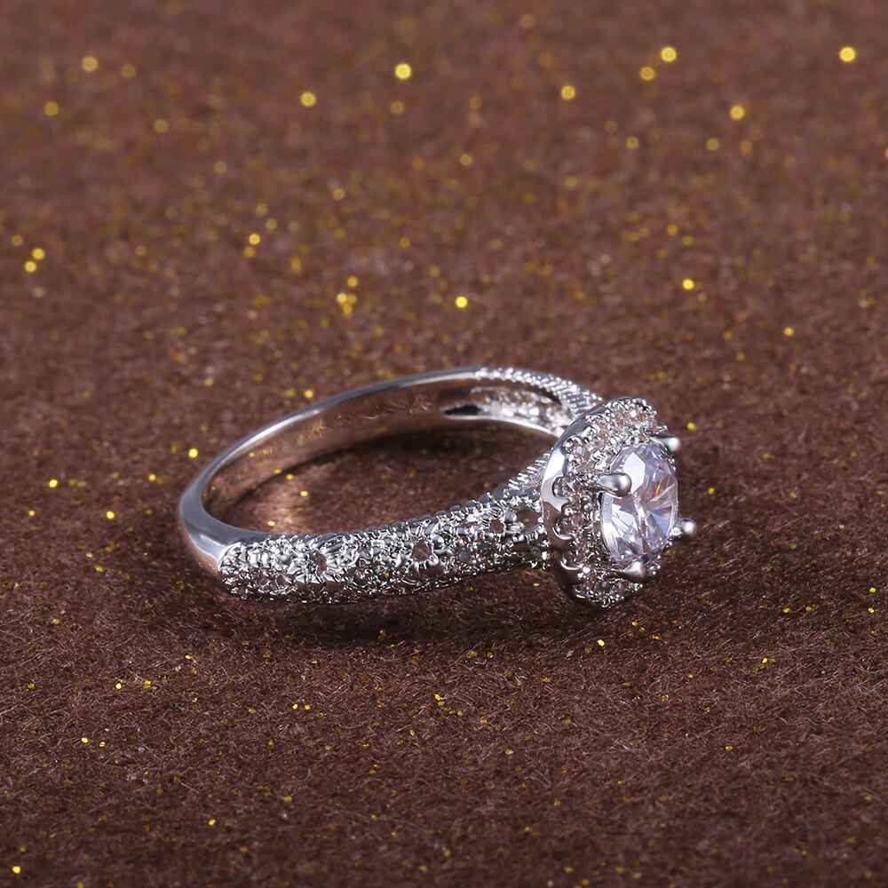 Huitan classico Nobile Anello di Cerimonia Nuziale Brillante con Zircone Cubico di Pietra Alla Moda Abbastanza di Fidanzamento Delle Donne Accessori Dei Monili Anello