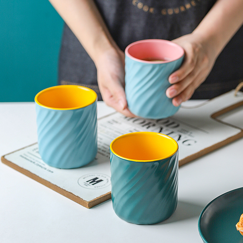 Keramisk tumlare kaffe tekopp caffe tumlare söta tvåfärgade dricksvattenkoppar kaffe teserviser taza de agua