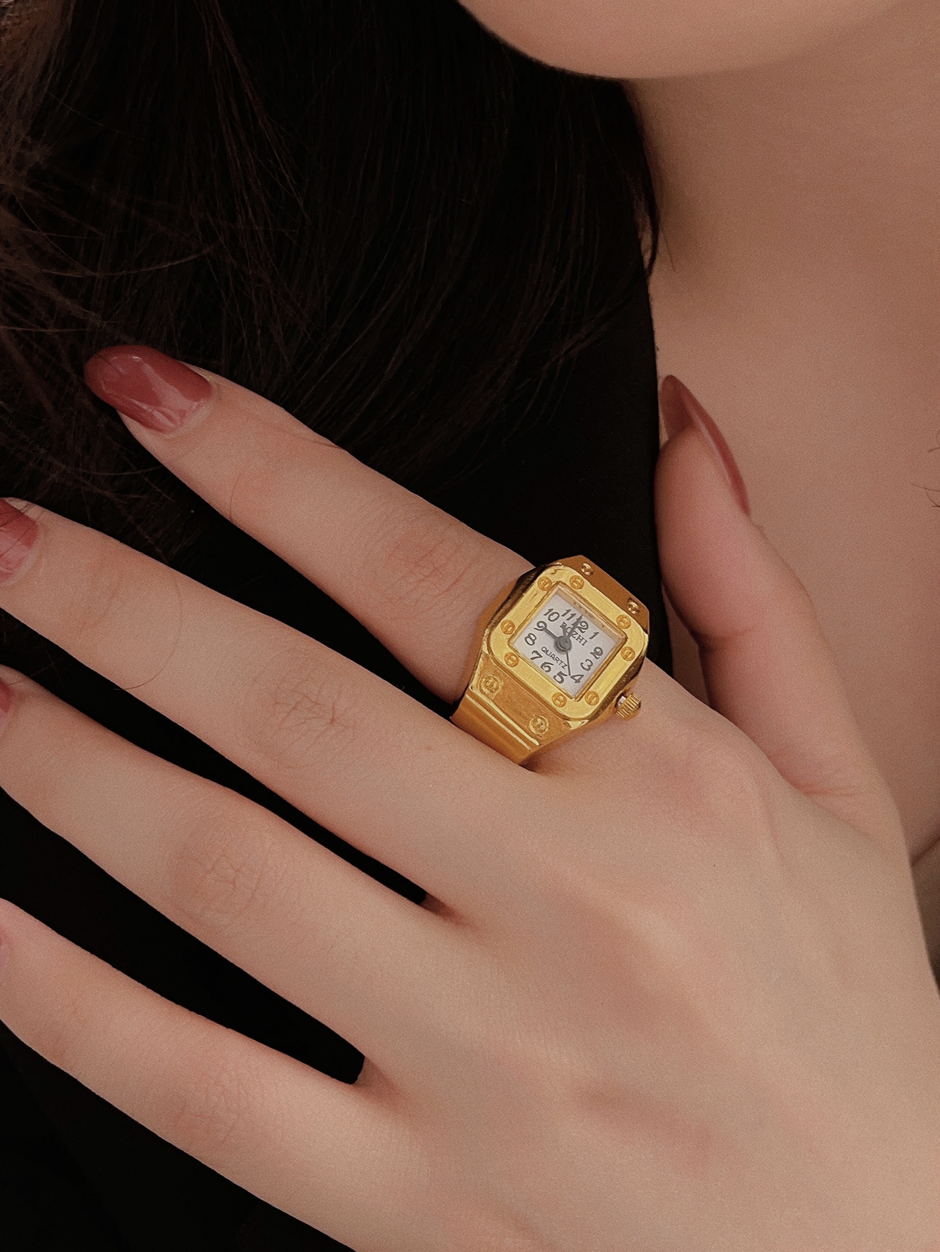 Mini Jahrgang Fingerringuhr Runde kreative Quarzuhren Paar Uhren Zubehör: Gold