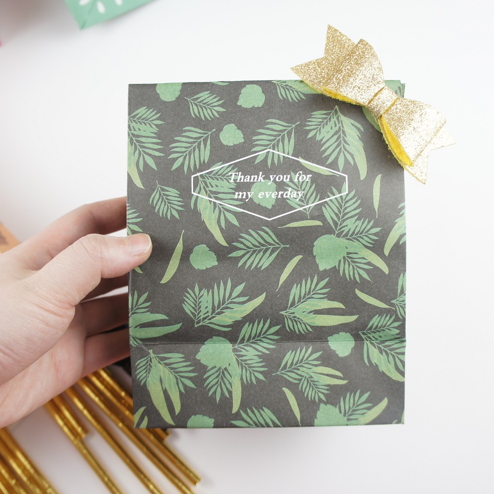 4 sets summer leaves tropical plant paper bag Wrap Storage bag add sticker Bags Party diy Packaging keeping