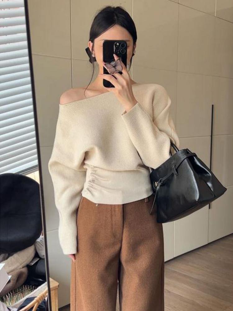Otoño Invierno Beige fuera del hombro botón manga larga suéter mujeres francés gris versátil corto tejido Top tendencia