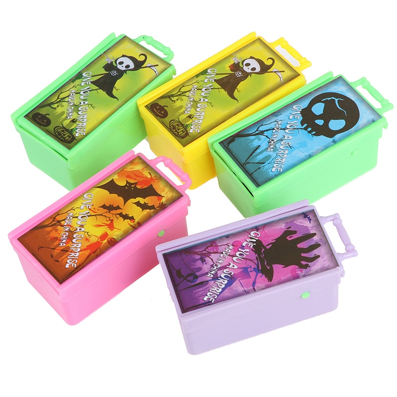 FunnySurprise Animals Prank Spider Bite Prank Toy Bite in Wooden Box Practical Joke Prank Toy Scare Box Prank Toy