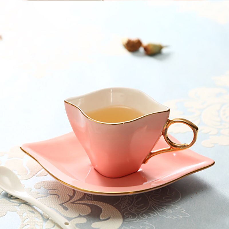 Bone china high tea set europese keramische koffiekopjes en schoteltjes espressokopjes taza ceramica home lzi 004