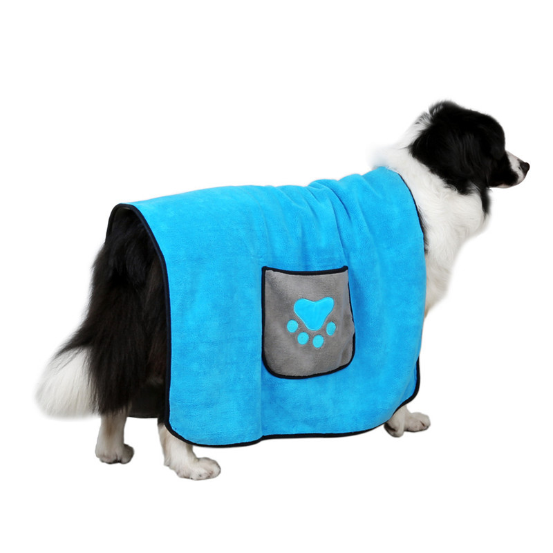 Tørkehåndkle for kjæledyr hund ultraabsorberende hundebadehåndkle mikrofiber mykt materiale mikrofiber potetrykk badehåndkle med lommer: Blå