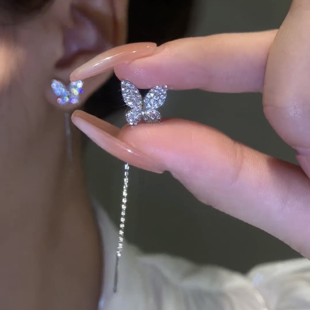 Luxe zilverkleurige oorbellen met grote plant en glinsterende zirkonia steentjes, geschikt voor dames, koreaanse oorbellen.: Zwart geweer verguld