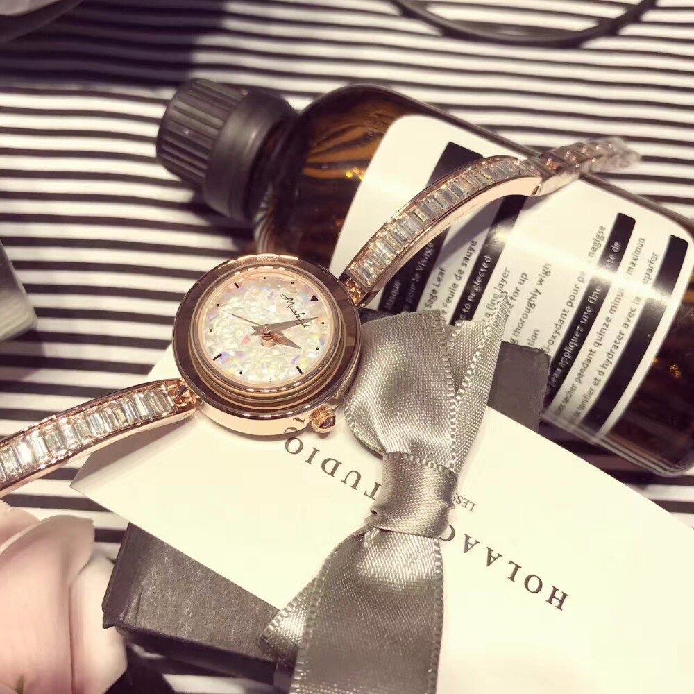 Délicat mignon filles mince Bracelet montres Blingbling cristaux femmes robe d'été Montre-Bracelet Quartz Relogios Montre Femme W111