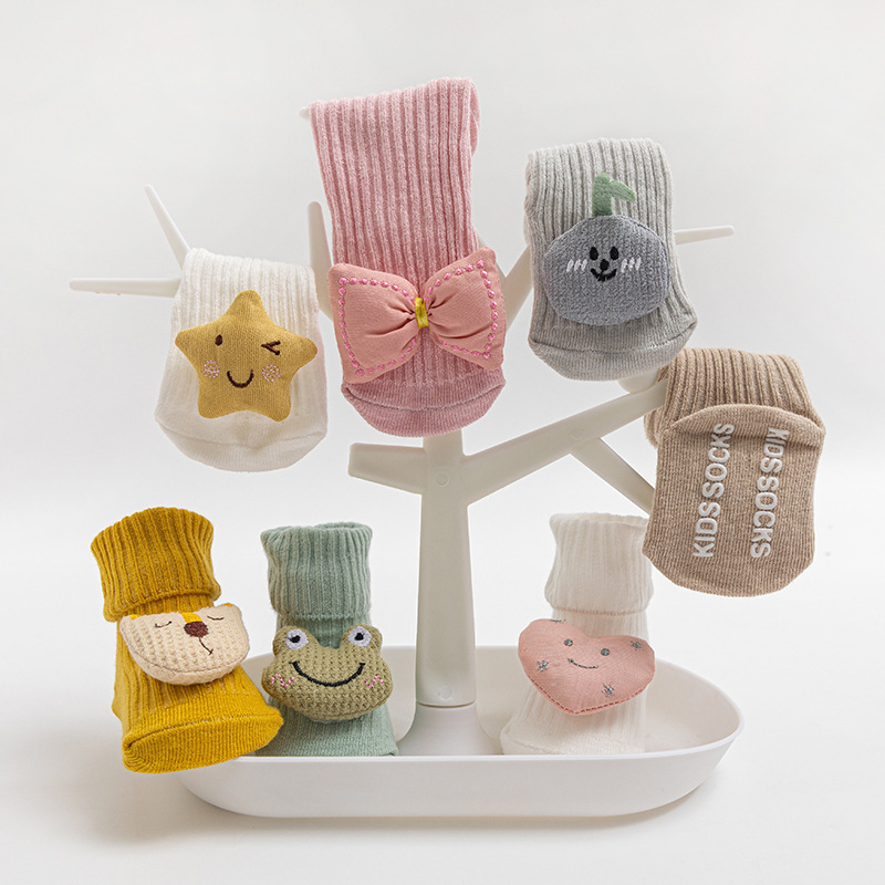 Babysocken mit Karikatur-motiven 3d einfarbig, mit schleife, rutschfester sohle, weich und warm, Ideal für babys und kleinkinder, für Höhle Winter.