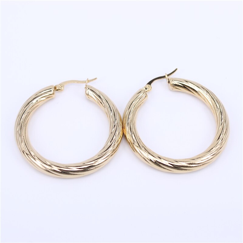 30-50mm size selection gold color Stainless steel popular hollow earrings Lightweight Women cute earrings LH391: gold color 40mm