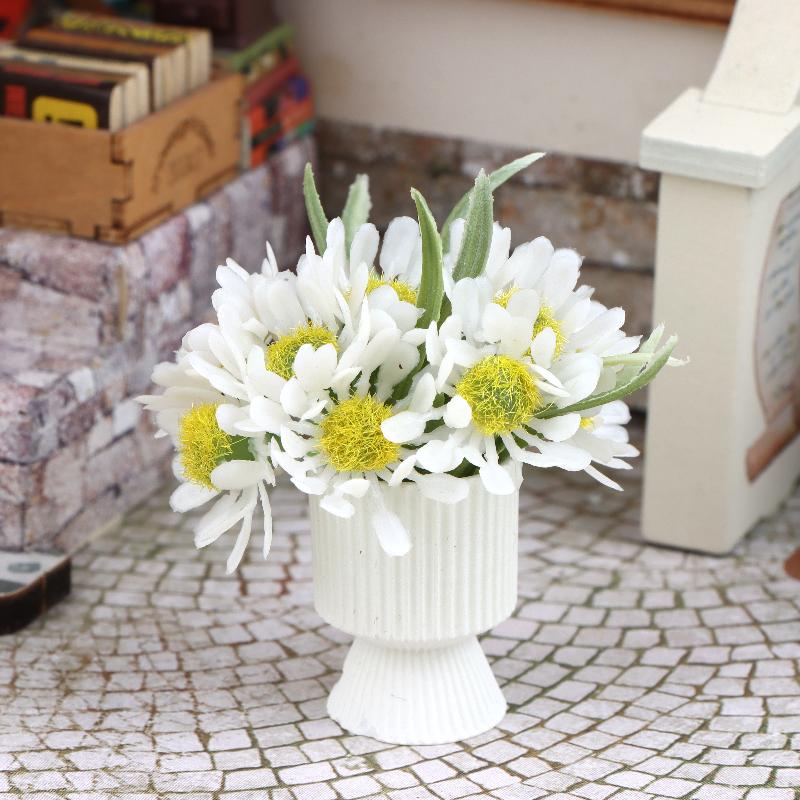 Miniature Flower Potted Plant Ornament Dollhouse Mini Bonsai Model Decoration Dolls House Micro Garden Scene Photography Props: WHITE