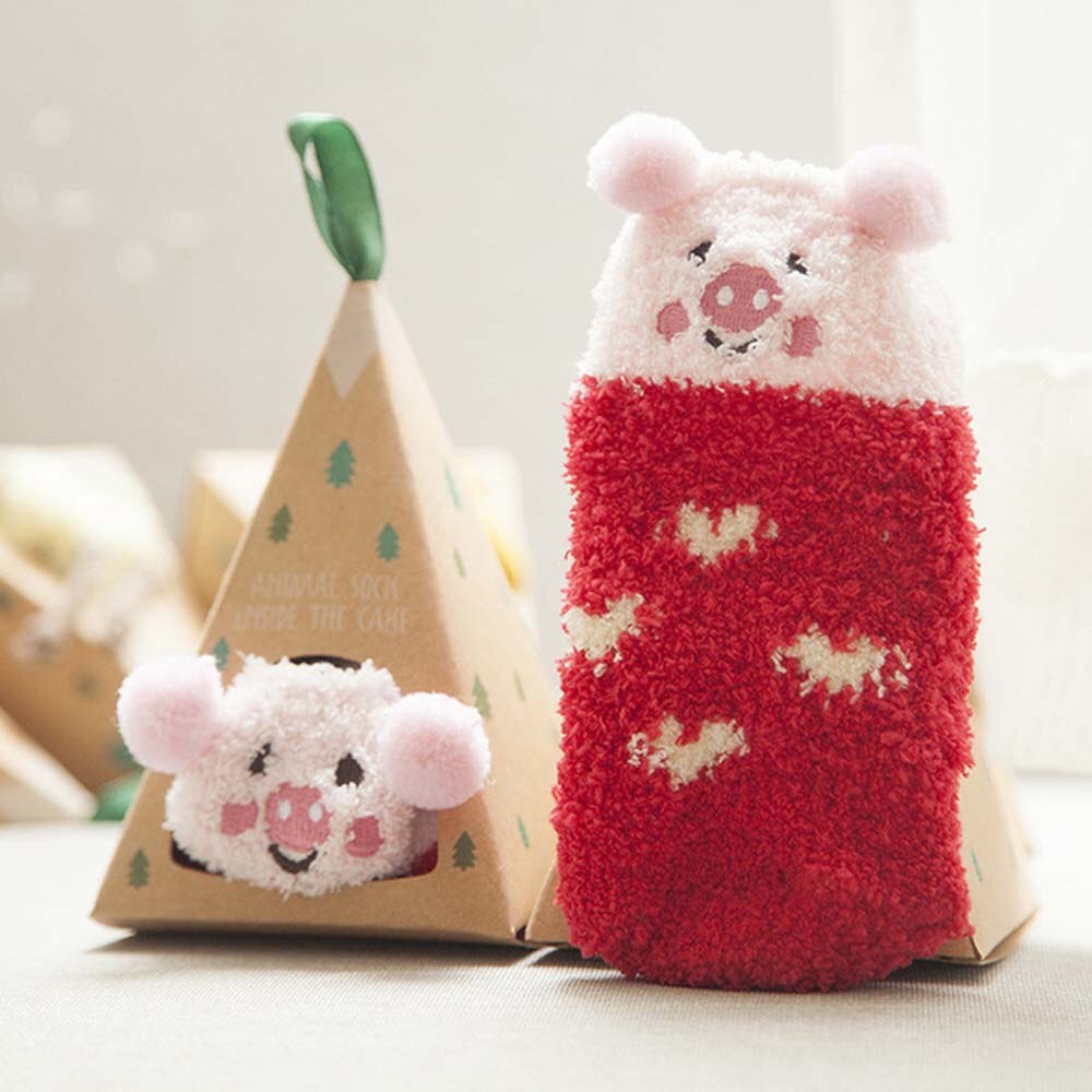 Bonito dos desenhos animados meias curtas primavera e inverno crianças bebê meias quentes adorável presente anti-skid chão menina menino boxed meia coral veludo: Pig