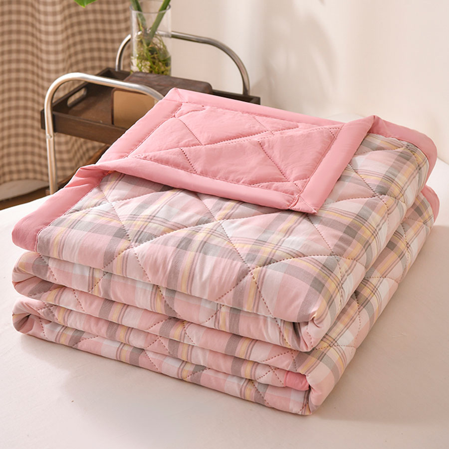 Sommertynn dyne myk klimaanlegg fire sesonger dyne maskinvaskbar enkelt dobbelt teppe ultralyd vattert dyne: 200 x 230cm / Multi